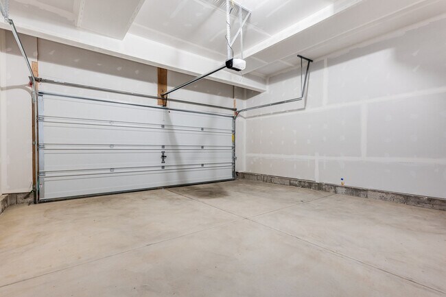 Building Photo - 513 Carter Ave