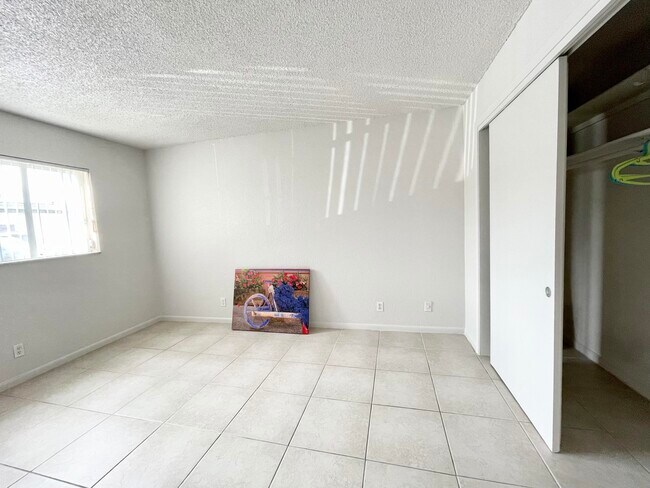Building Photo - 200 Croton Ave
