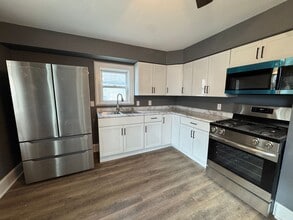 Building Photo - Charming 2-Story Home with Eat-In Kitchen ...