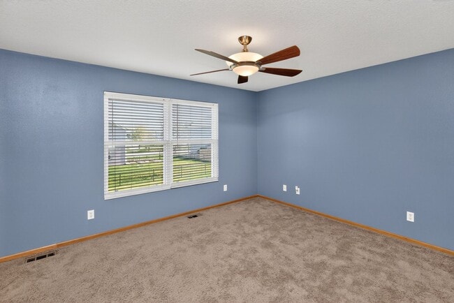 Building Photo - SPACIOUS COMFORT!! 3 Bedroom, 2 Bathroom House in Ankeny!