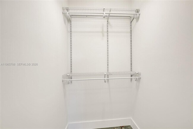 Building Photo - 5980 SW 40th Ave