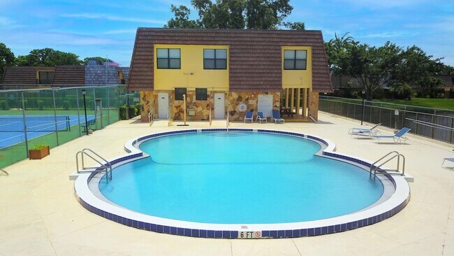 Building Photo - 484 Springdale Cir