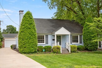 Building Photo - Charming St. Matthews Ranch