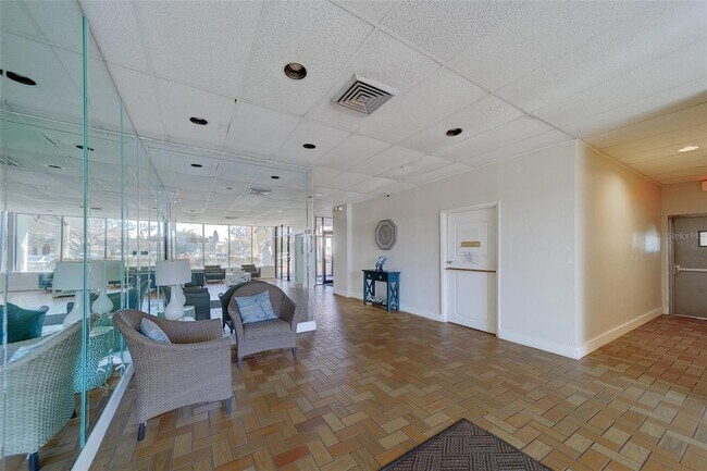 Building Photo - 255 Dolphin Point