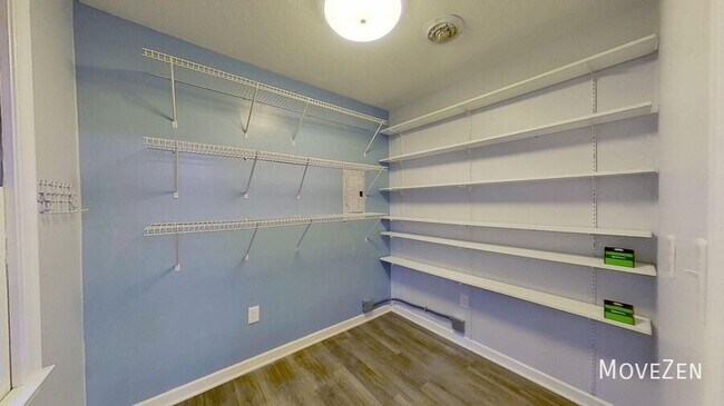 Building Photo - 303 Driftwood Dr