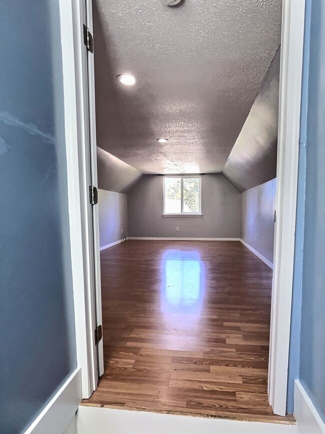 Building Photo - Spacious 4 bedroom home in Ocean Springs!