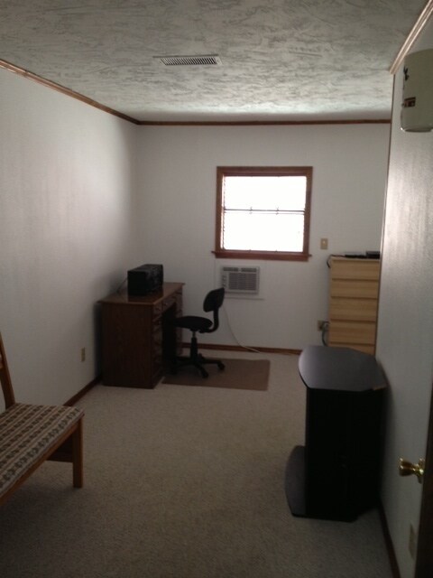 Building Photo - 3 Bed 2 Bath Home