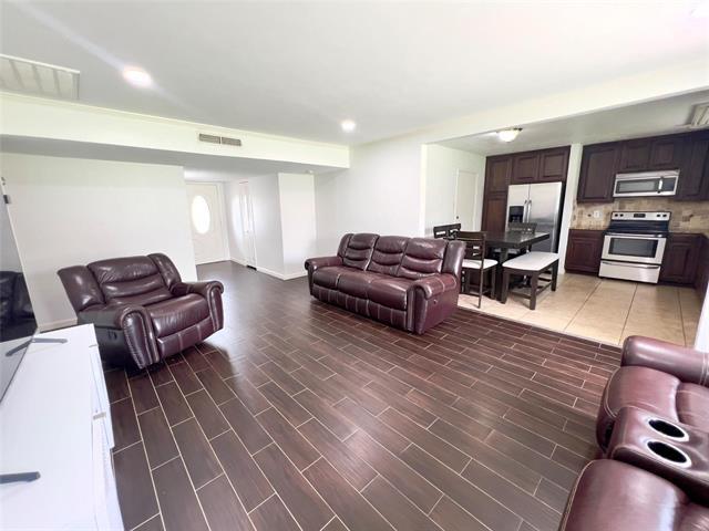 Building Photo - 2902 Rayswood Dr