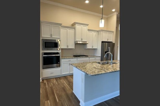 Building Photo - 307 W Redsox Path