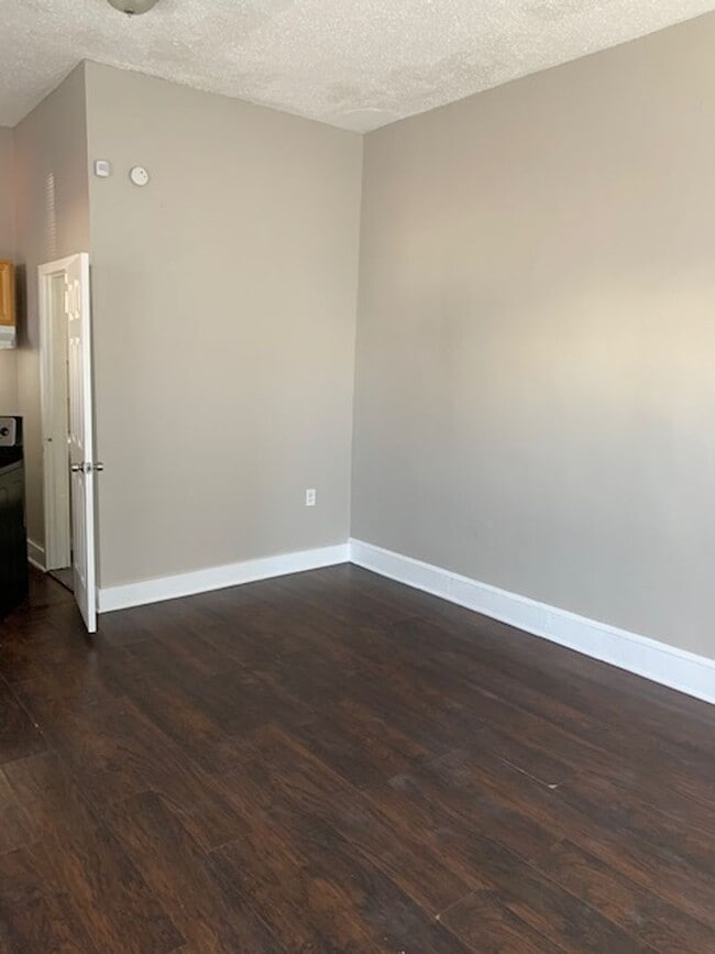 Building Photo - 2315 Ann St