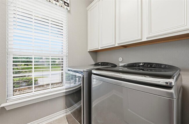 Building Photo - 311 Tangerine Dr