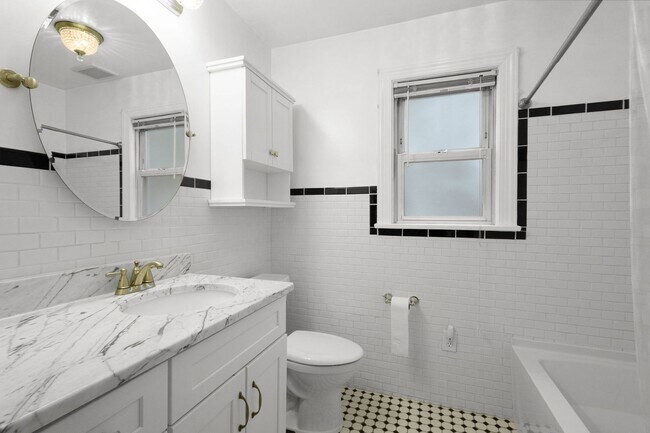 Building Photo - 3 Bed 2.5 Bath Home for rent in Norfolk