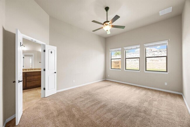 Building Photo - 14308 Senia Bend