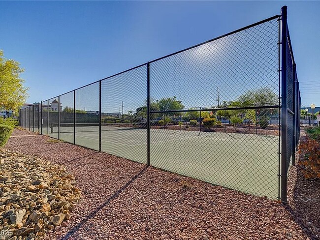 Building Photo - Enjoy resort-style living in this 2 Bed 2 Bath Condo with Stunning Strip Views in the Wimbledon C...