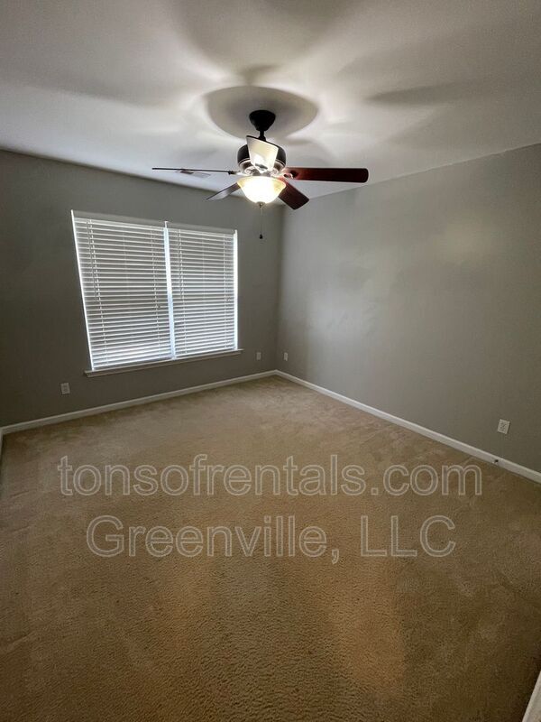 Building Photo - 518 Amber Crest Ct