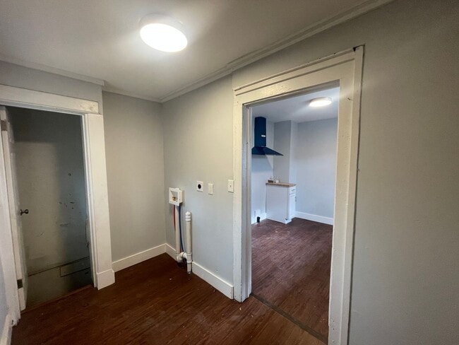 Building Photo - Remodeled 2 Bed/1 Bath home off 23rd!
