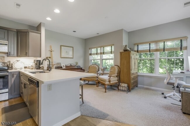 Building Photo - 11 Oak Knoll Ln