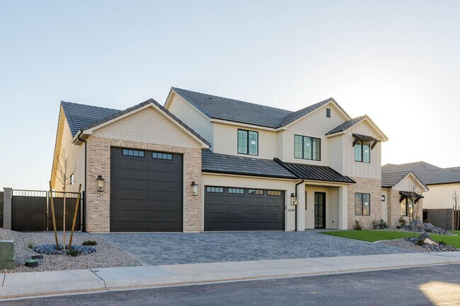 Building Photo - Brand New 6 Bed 4 Bath Rental with pool Near Sand Hollow!