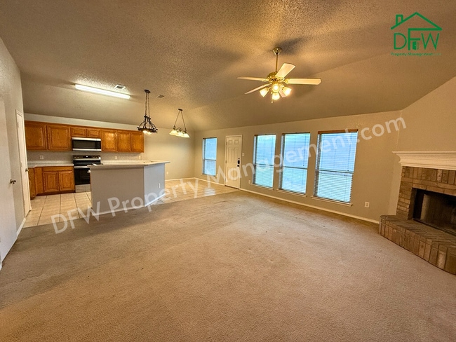 Building Photo - Spacious 3-Bedroom Corner Lot Home with Large Backyard in Arlington, TX