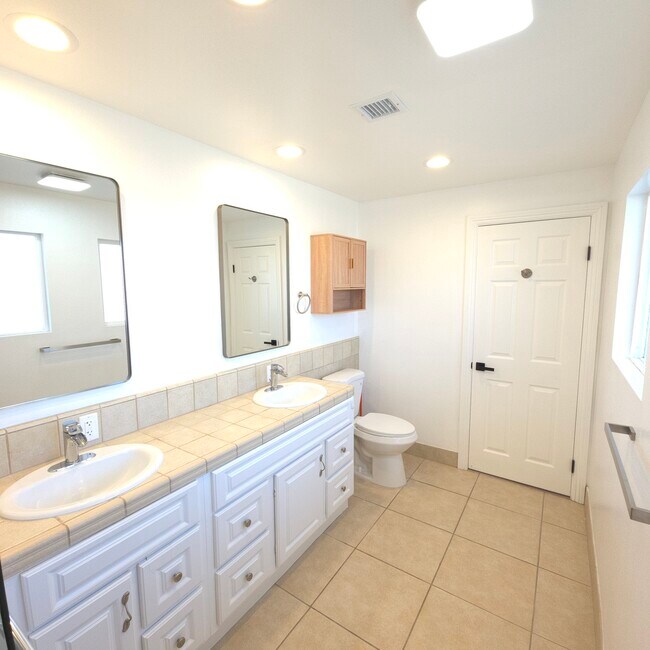 Building Photo - 90 Lupe Ave