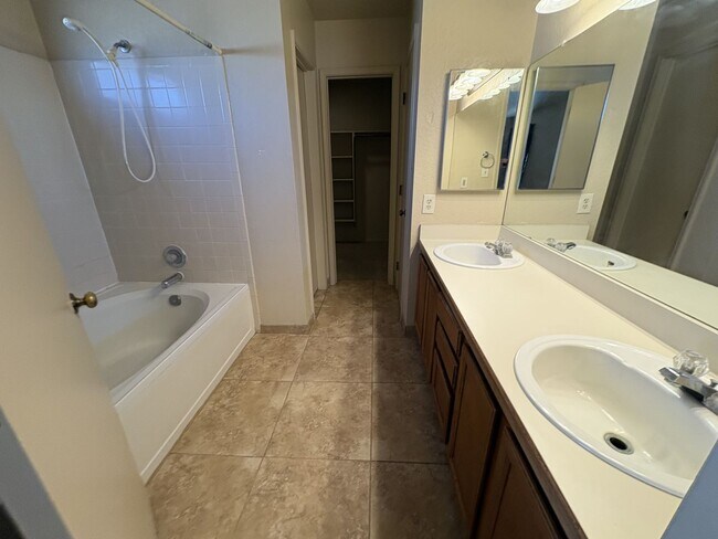 Building Photo - Eastside 4-bedroom 2.5-bathroom home with community pool