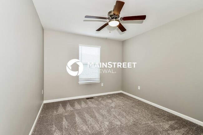 Building Photo - 3 Bedroom Pet-Friendly Home in Jeffersonvi...
