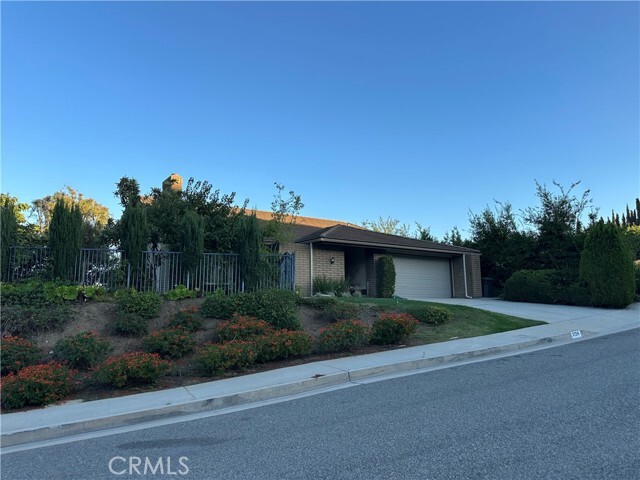 Building Photo - 2124 Wildwood Ct