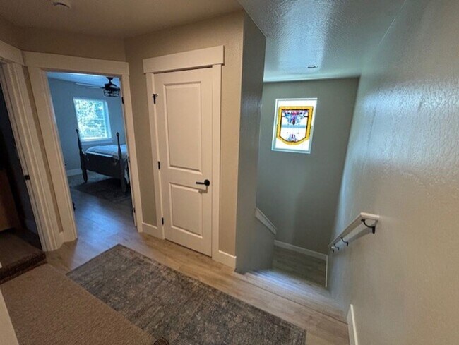 Building Photo - 3 bed 2 bath  Home for Rent in Talent
