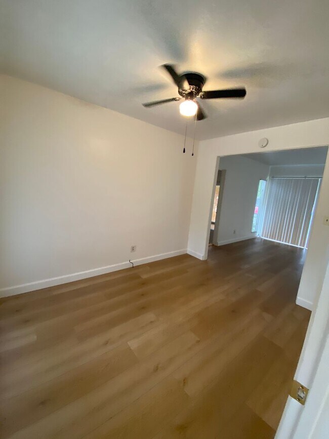 Building Photo - Cute 3 Bedroom 2 bath home located near SD...