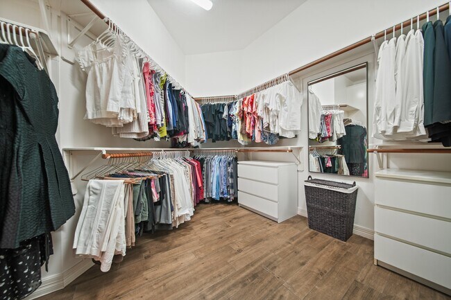 Building Photo - 12210 Pebble Meadows