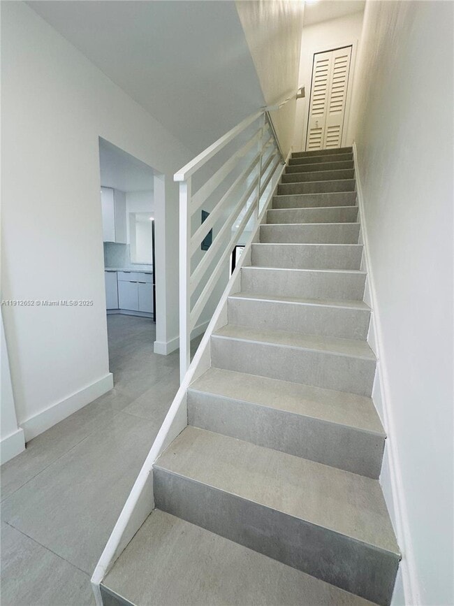 Building Photo - 7157 W 19th Ct