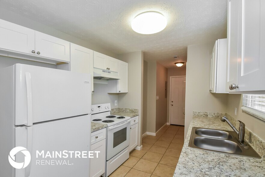 Building Photo - 2745 Sapphire St