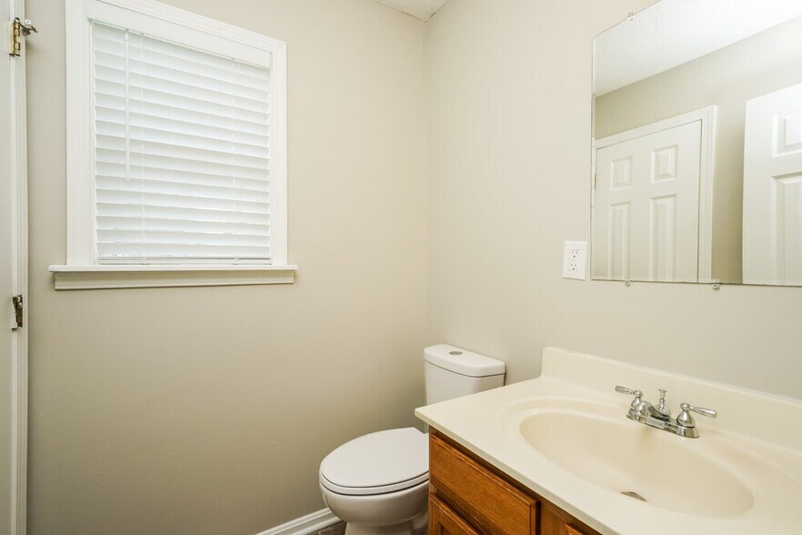 Building Photo - 157 Agin Way