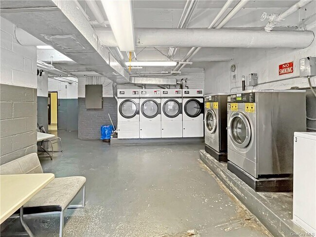 Building Photo - 3130 Grand Concourse