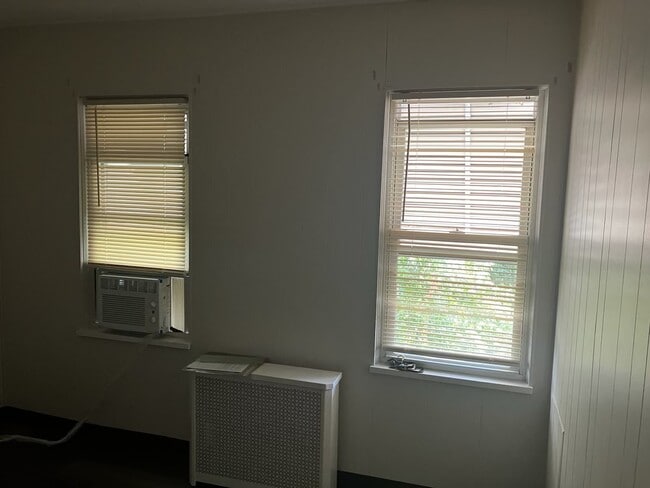 Building Photo - 21 Hertz Ct