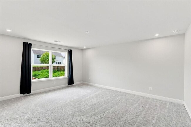 Building Photo - 406 Riverclub Rd