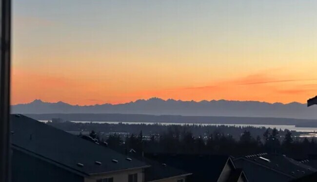 Building Photo - 3719 85th Ave NE