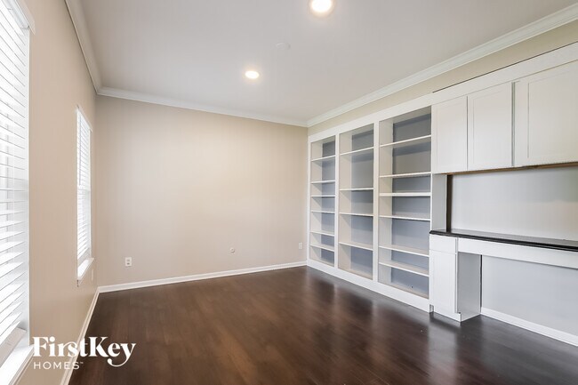 Building Photo - 10911 Jessie Cir