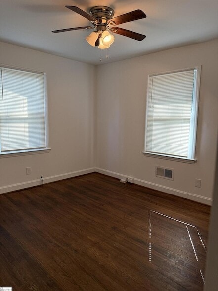 Building Photo - 320 Elaine Ave