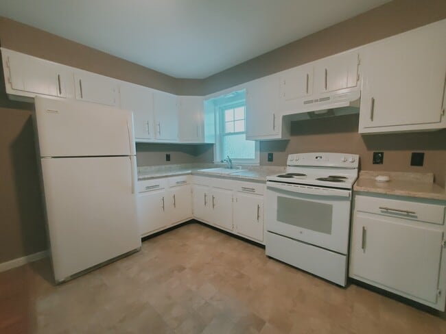 Building Photo - 38 Horton St