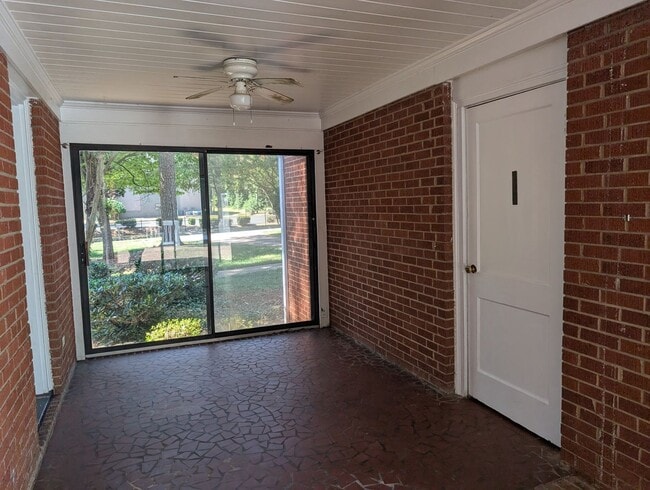 Building Photo - Pristine Ranch-style Home in Commonwealth!