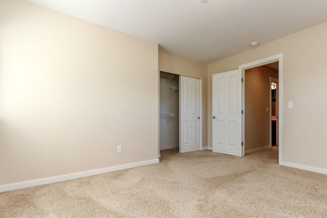 Building Photo - Beautiful Bell Hill Home in DuPont