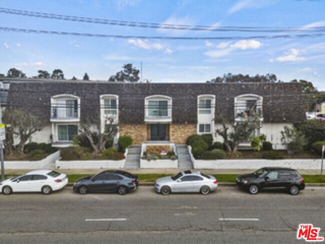Building Photo - 2884 Sawtelle Blvd