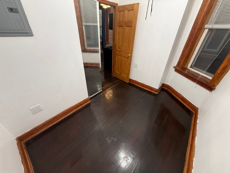 Building Photo - 1224 N Cleaver St