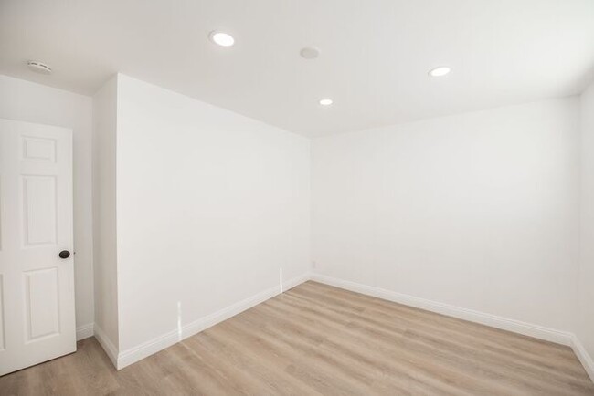 Building Photo - Mesa Verde | Recently Remodled 2 Bedroom A...