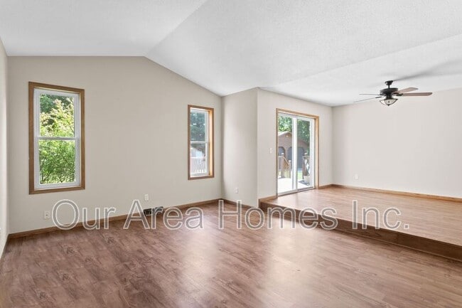 Building Photo - 16037 Oneida St NW