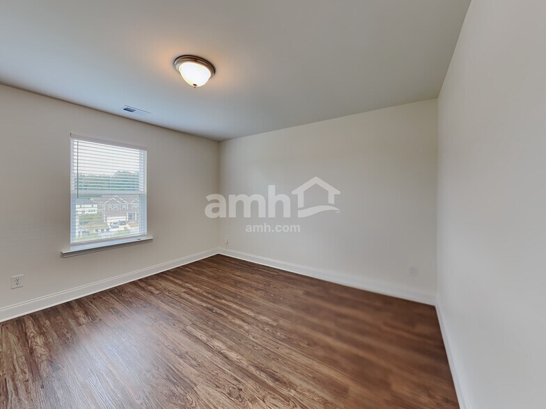 Building Photo - 420 Levon Ct