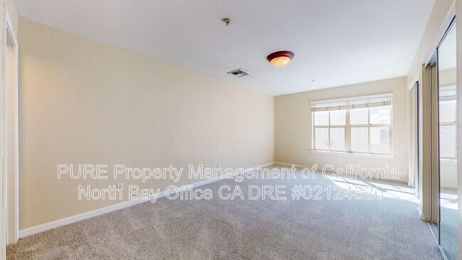 Building Photo - 110 5th St