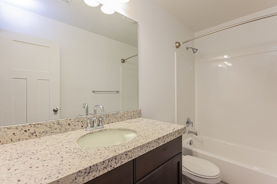 Building Photo - 4728 Rustic Ranch Way