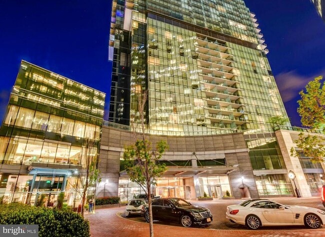 Building Photo - 300 International Drive